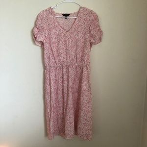 Pink floral knee-length v-neck summer dress
